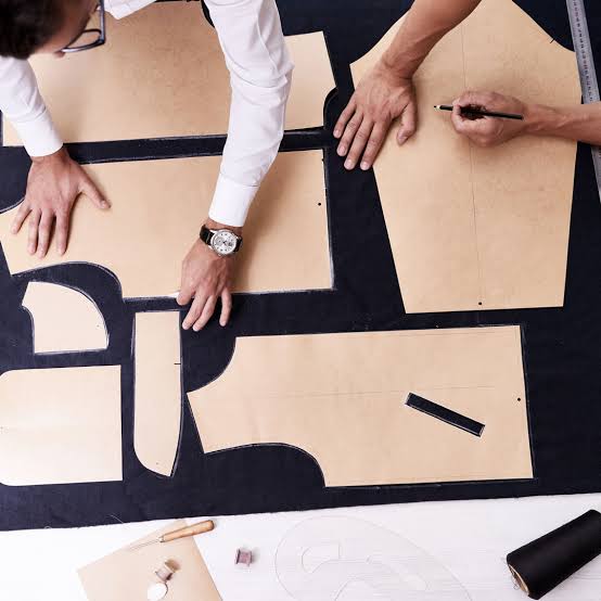 1771662906384823423606729780529