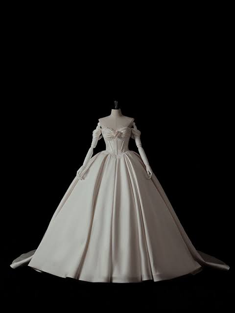 BALL DRESS. 17787493705843366981369288002912